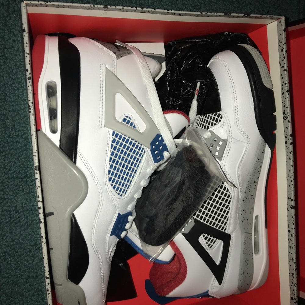 Jordan 4s